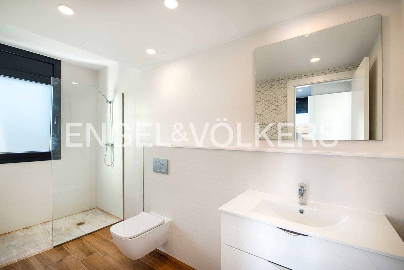 4 sypialnia Willa na sprzedaż w Empuriabrava z basenem garażem - 795 000 € (Ref: 9005730)