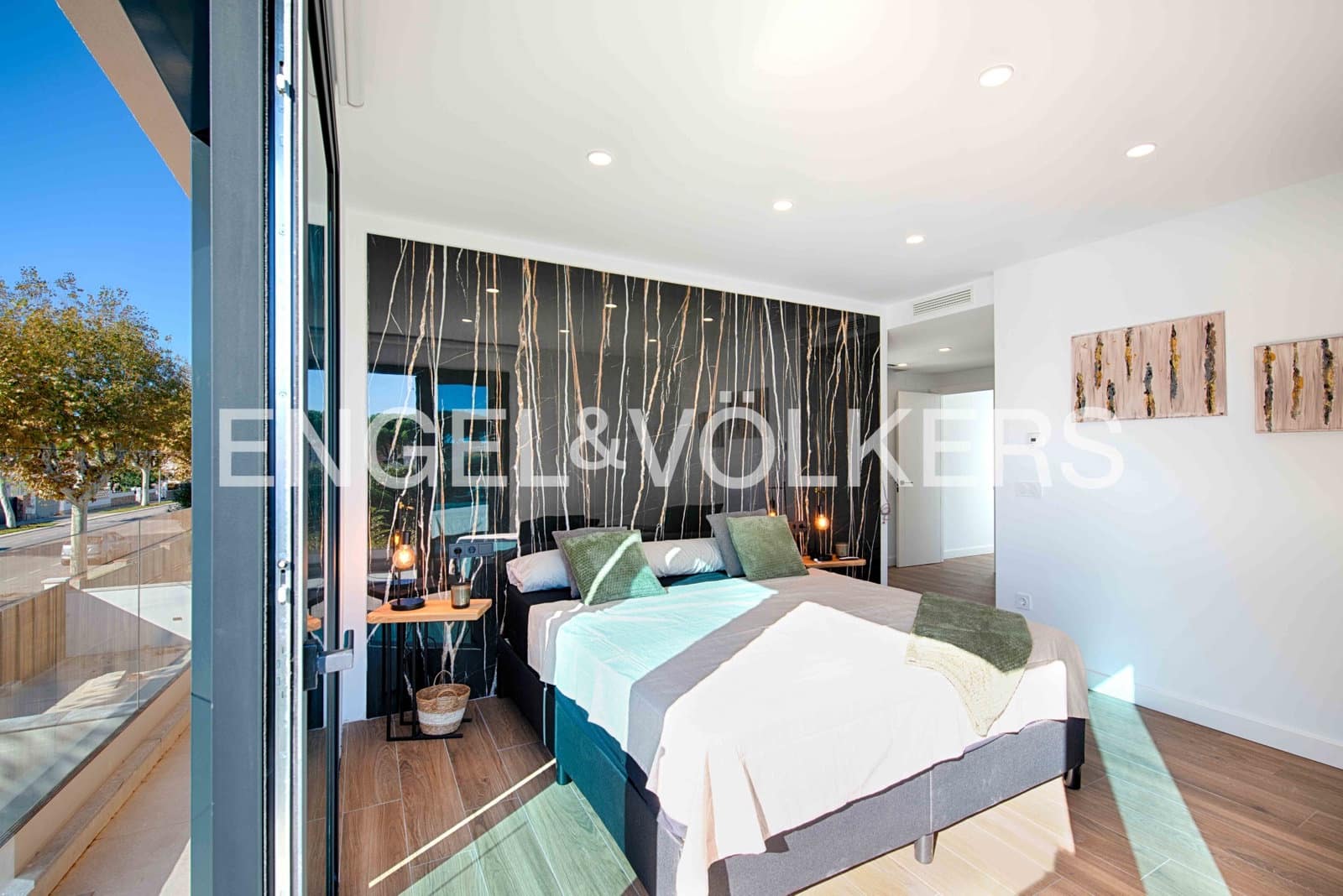 4 sypialnia Willa na sprzedaż w Empuriabrava z basenem garażem - 795 000 € (Ref: 9005730)