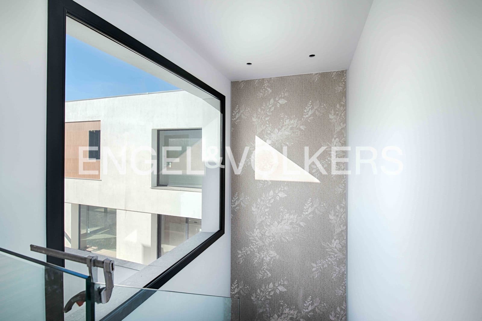 4 sypialnia Willa na sprzedaż w Empuriabrava z basenem garażem - 795 000 € (Ref: 9005730)