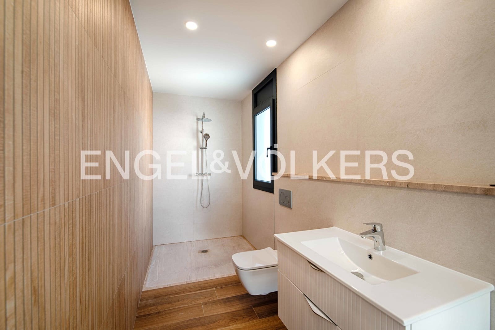 4 sypialnia Willa na sprzedaż w Empuriabrava z basenem garażem - 795 000 € (Ref: 9005730)