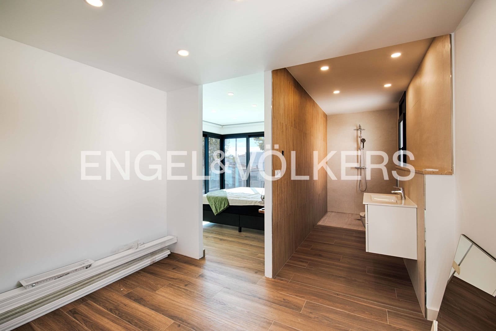 4 sypialnia Willa na sprzedaż w Empuriabrava z basenem garażem - 795 000 € (Ref: 9005730)