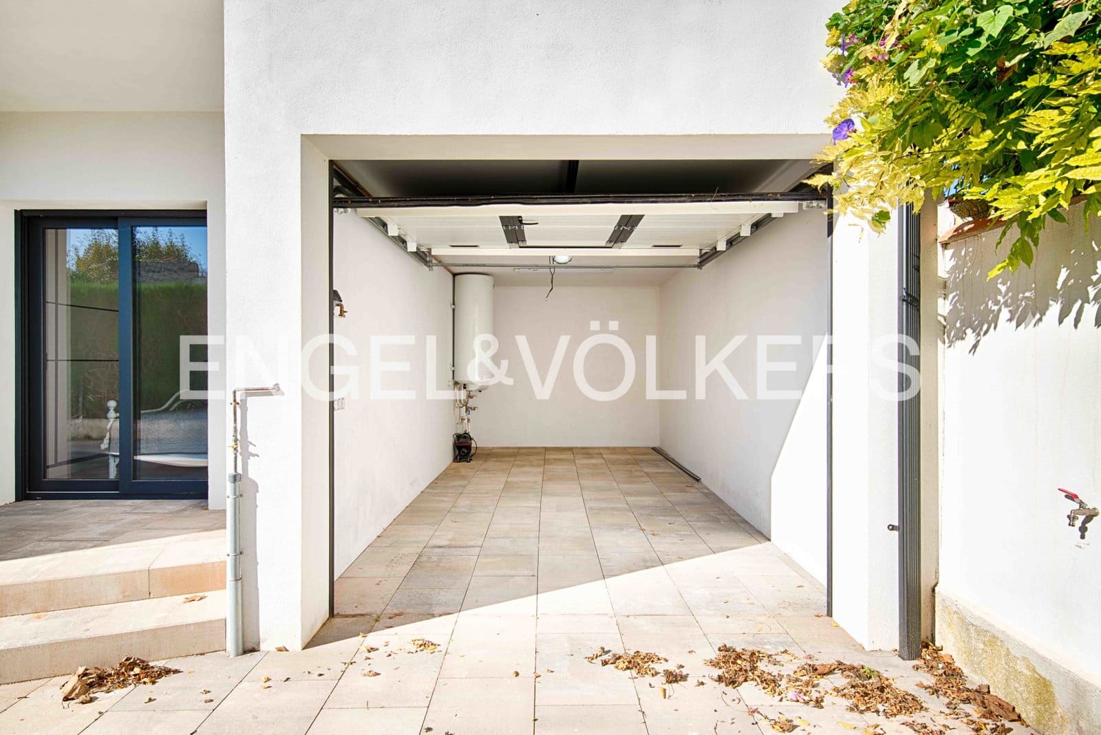 4 sypialnia Willa na sprzedaż w Empuriabrava z basenem garażem - 795 000 € (Ref: 9005730)