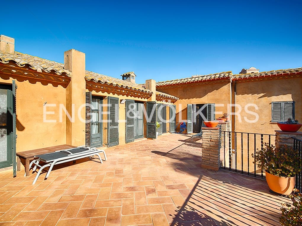 5 soveværelse Rækkehus til salg i Castello d'Empuries med garage - € 1.250.000 (Ref: 9005731)