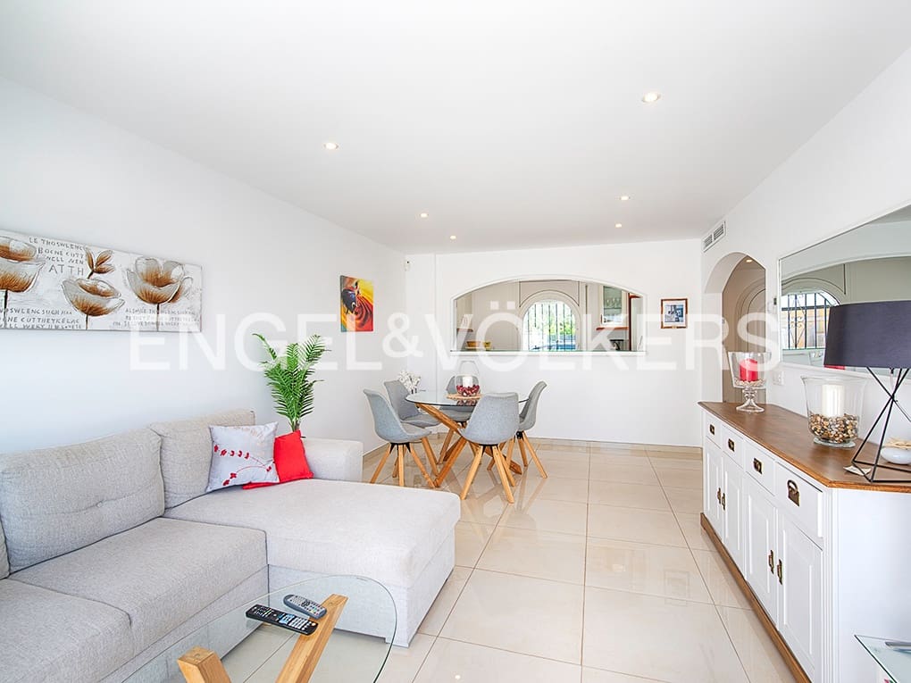 Chalet de 3 habitaciones en Empuriabrava en venta con piscina garaje - 670.000 € (Ref: 9005737)