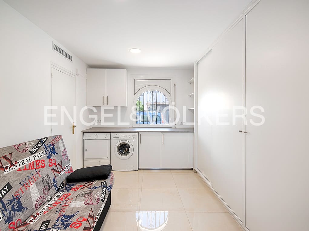 Chalet de 3 habitaciones en Empuriabrava en venta con piscina garaje - 670.000 € (Ref: 9005737)