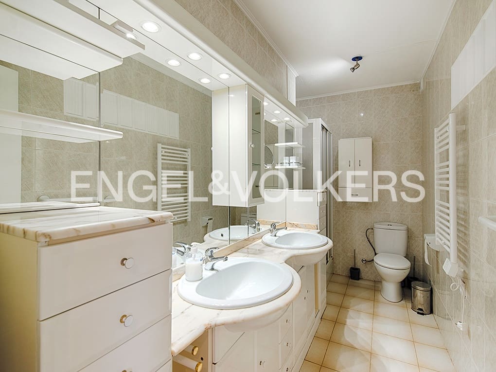 Chalet de 3 habitaciones en Empuriabrava en venta con piscina garaje - 670.000 € (Ref: 9005737)