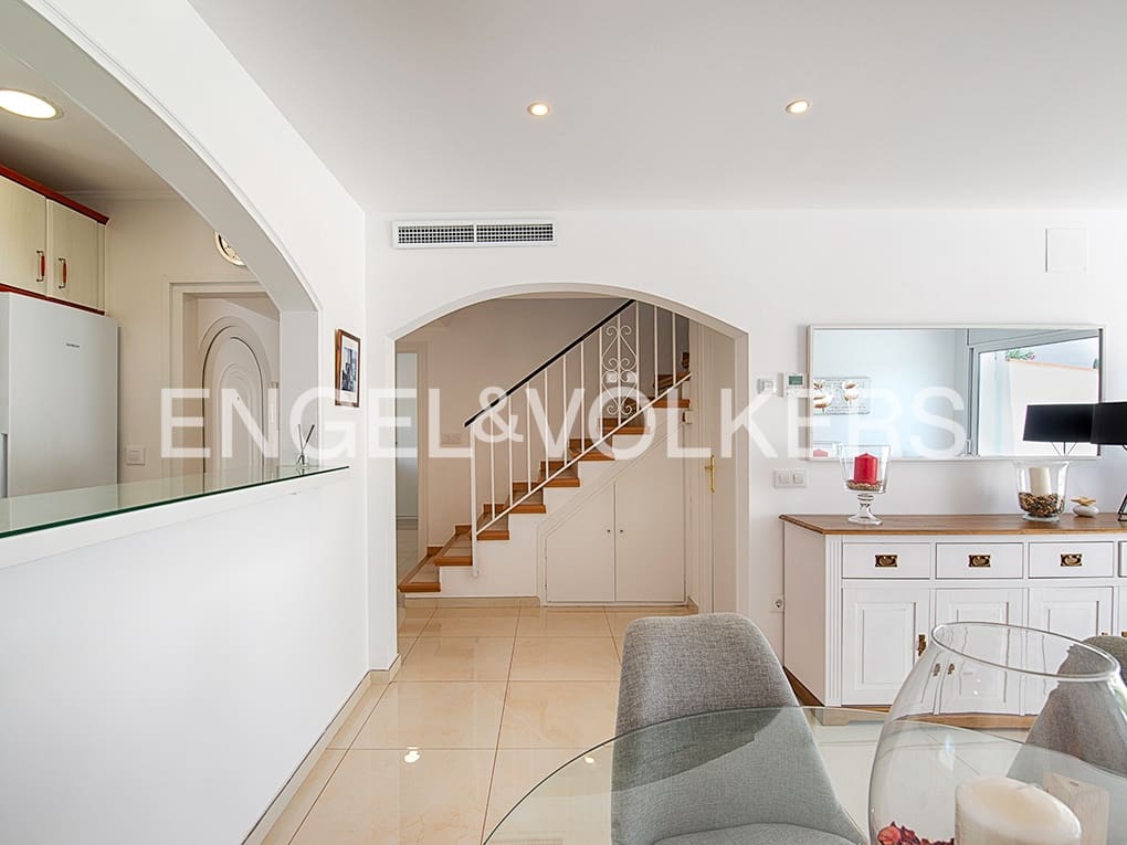 Chalet de 3 habitaciones en Empuriabrava en venta con piscina garaje - 670.000 € (Ref: 9005737)