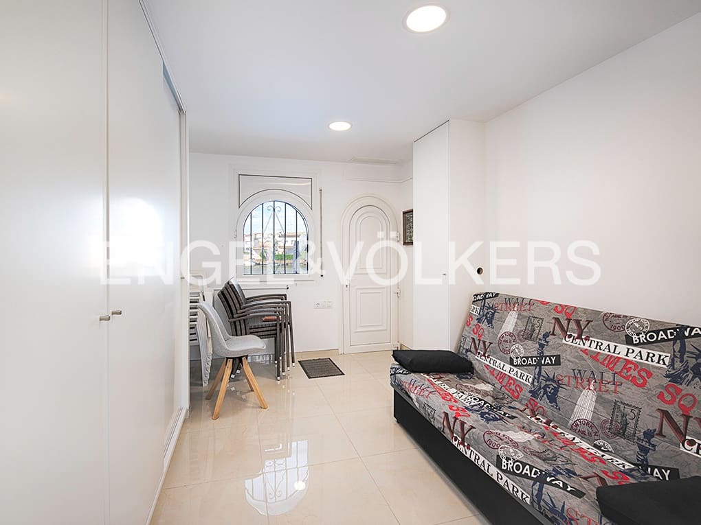 Chalet de 3 habitaciones en Empuriabrava en venta con piscina garaje - 670.000 € (Ref: 9005737)