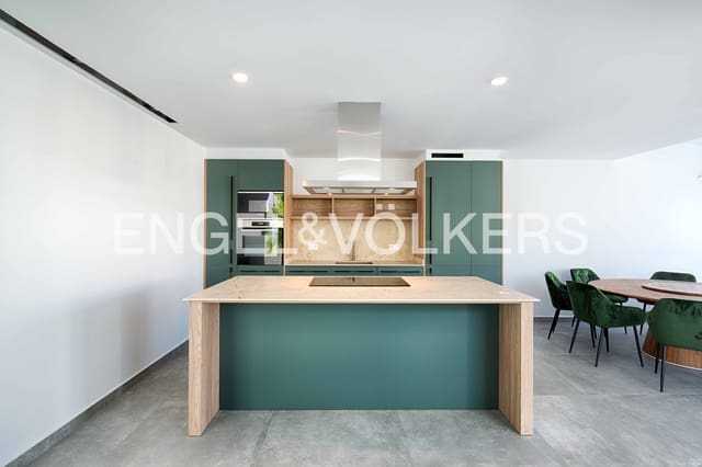 4 makuuhuone Huvila myytävänä paikassa Empuriabrava, Castelló d'Empúries mukana uima-altaan 
autotalli - 1 200 000 € (Ref: 9005739)