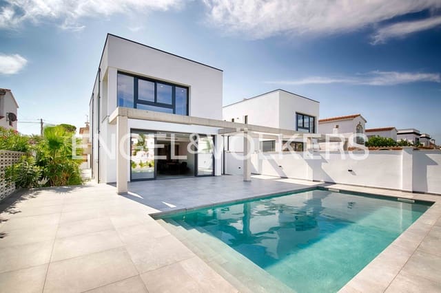 4 makuuhuone Huvila myytävänä paikassa Empuriabrava, Castelló d'Empúries mukana uima-altaan 
autotalli - 1 200 000 € (Ref: 9005739)