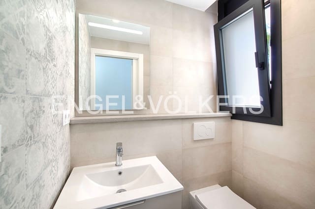 4 makuuhuone Huvila myytävänä paikassa Empuriabrava, Castelló d'Empúries mukana uima-altaan 
autotalli - 1 200 000 € (Ref: 9005739)