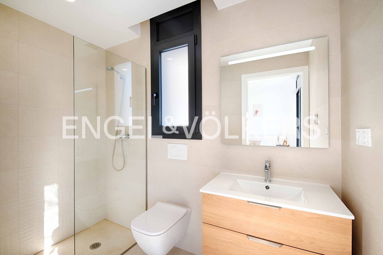 4 slaapkamer Villa te koop in Empuriabrava met zwembad garage - € 1.290.000 (Ref: 9005739)