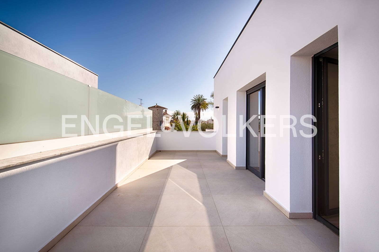 4 slaapkamer Villa te koop in Empuriabrava met zwembad garage - € 1.290.000 (Ref: 9005739)