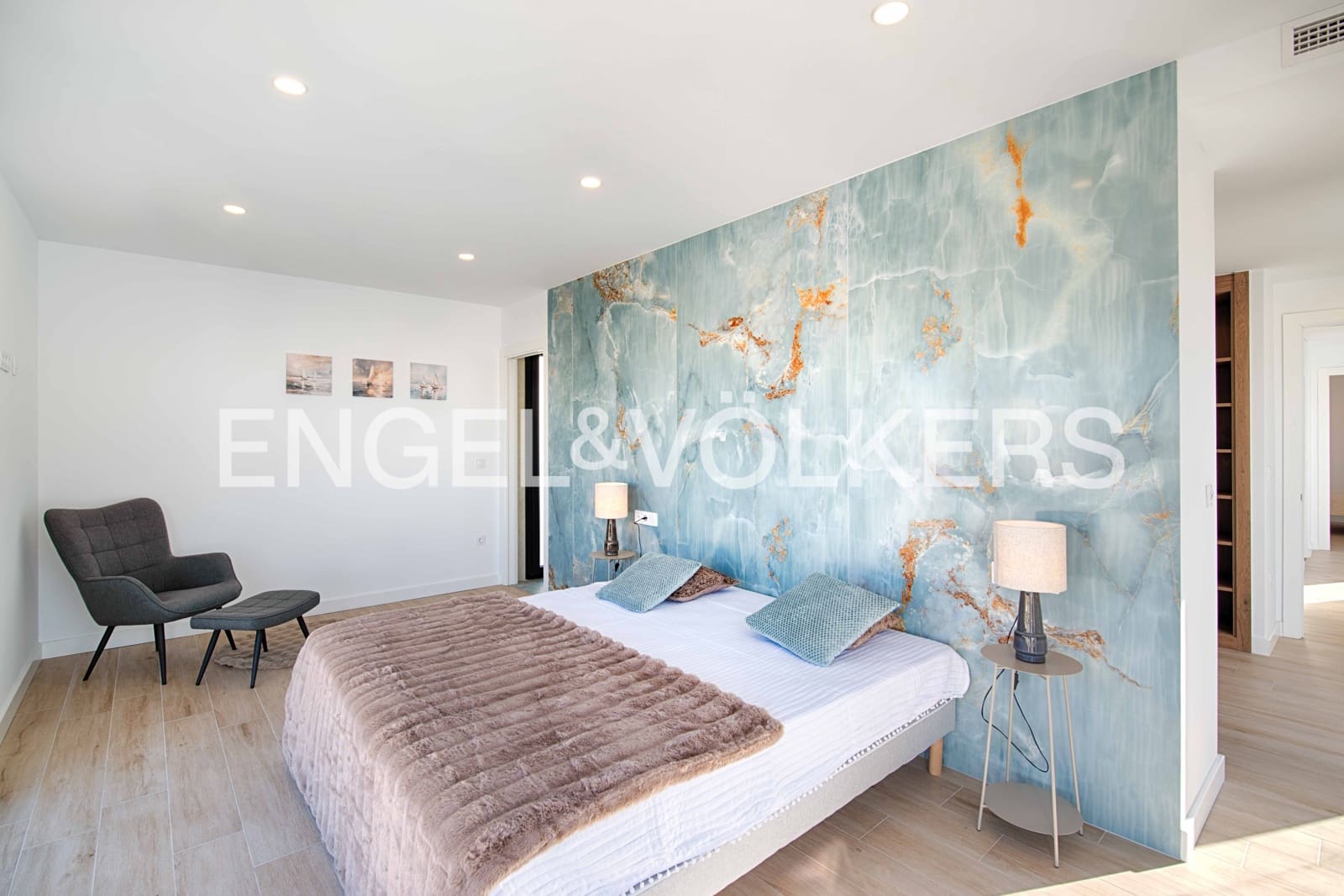 4 slaapkamer Villa te koop in Empuriabrava met zwembad garage - € 1.290.000 (Ref: 9005739)