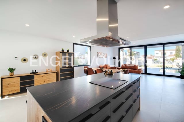 4 quarto Moradia para venda em Empuriabrava, Castelló d'Empúries com piscina garagem - 1 290 000 € (Ref: 9005739)