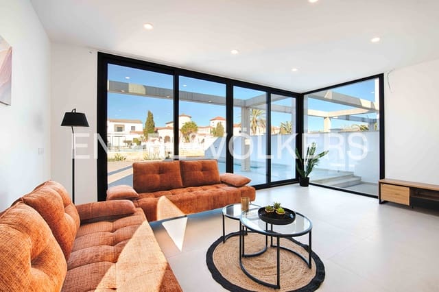 4 quarto Moradia para venda em Empuriabrava, Castelló d'Empúries com piscina garagem - 1 290 000 € (Ref: 9005739)