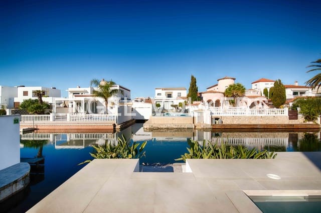 4 quarto Moradia para venda em Empuriabrava, Castelló d'Empúries com piscina garagem - 1 290 000 € (Ref: 9005739)