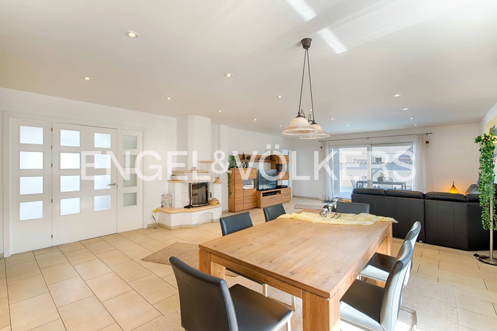 4 soveværelse Villa til salg i Empuriabrava med swimmingpool garage - € 1.180.000 (Ref: 9005740)