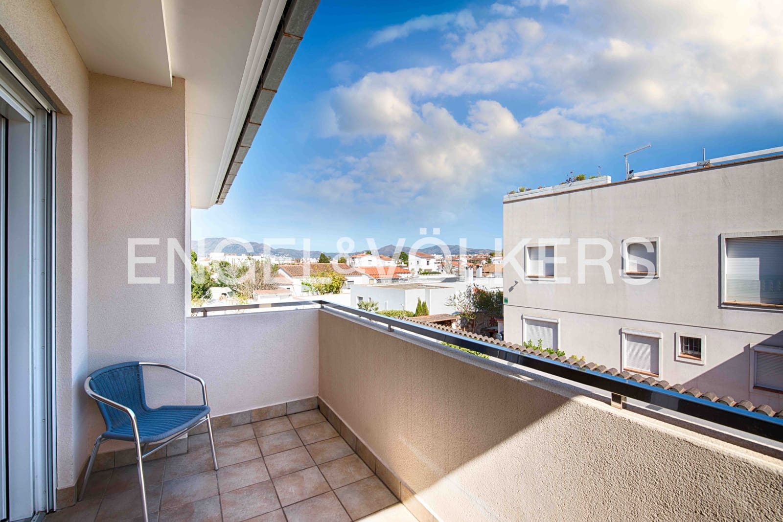 4 soveværelse Villa til salg i Empuriabrava med swimmingpool garage - € 1.180.000 (Ref: 9005740)