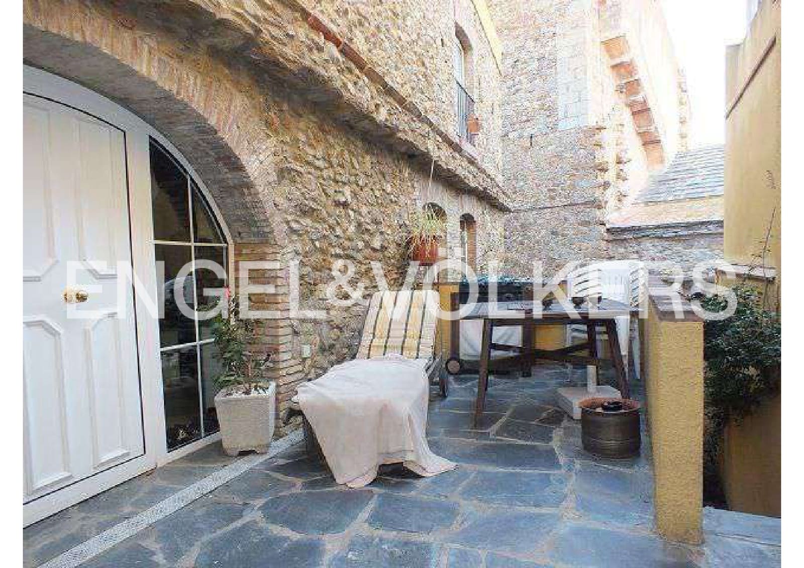 2 soveværelse Byhus til salg i Vilajuiga med garage - € 425.000 (Ref: 9005741)