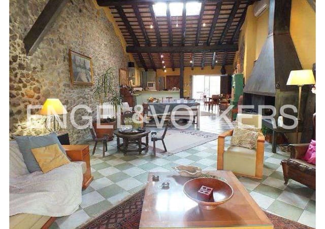 2 bedroom Townhouse for sale in Vilajuïga with garage - € 425,000 (Ref: 9005741)