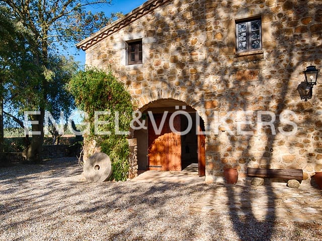 4 quarto Quinta/Casa Rural para venda em Cabanelles com garagem - 830 000 € (Ref: 9005742)