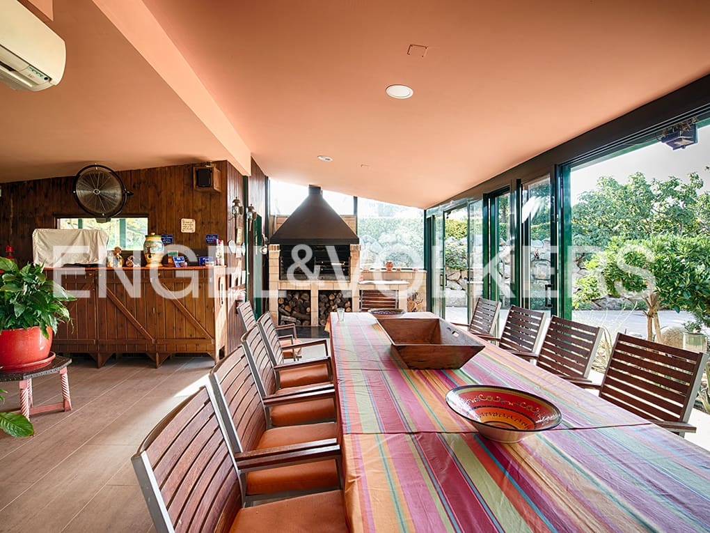 3 soveværelse Villa til salg i Masarac med swimmingpool garage - € 975.000 (Ref: 9005743)