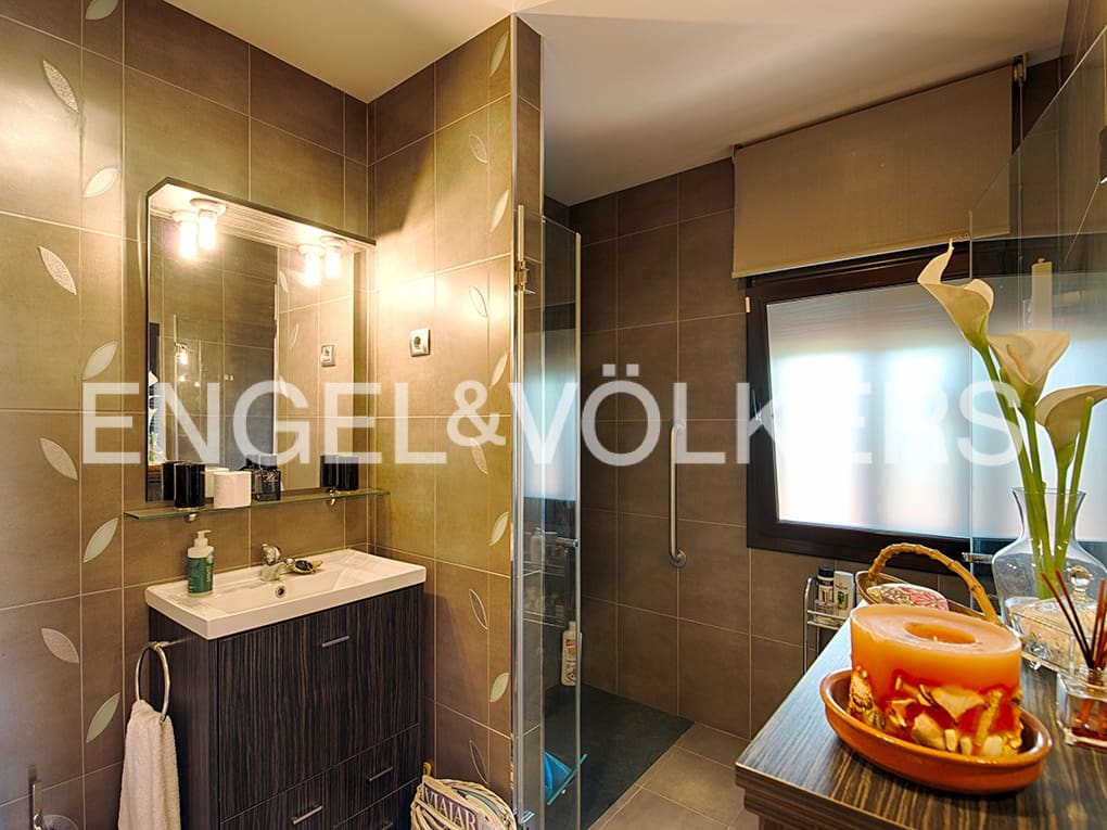 3 soveværelse Villa til salg i Masarac med swimmingpool garage - € 975.000 (Ref: 9005743)