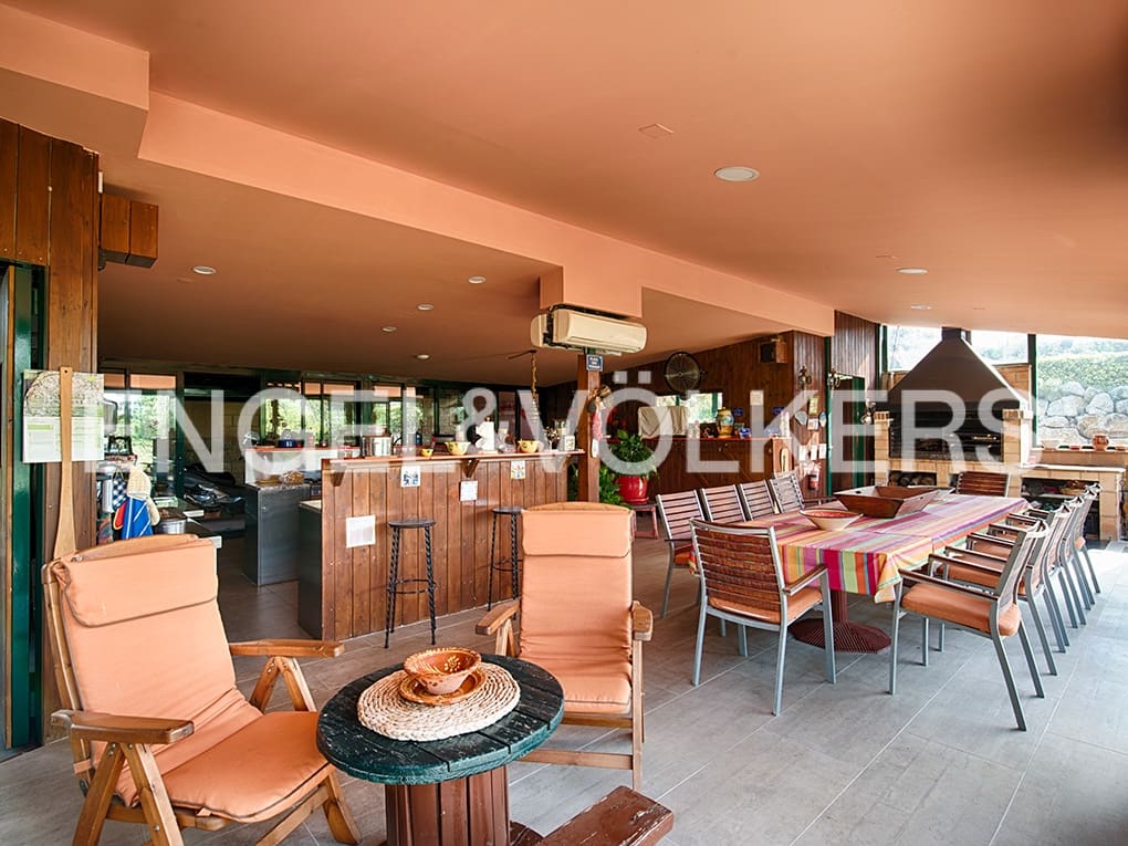 3 soveværelse Villa til salg i Masarac med swimmingpool garage - € 975.000 (Ref: 9005743)