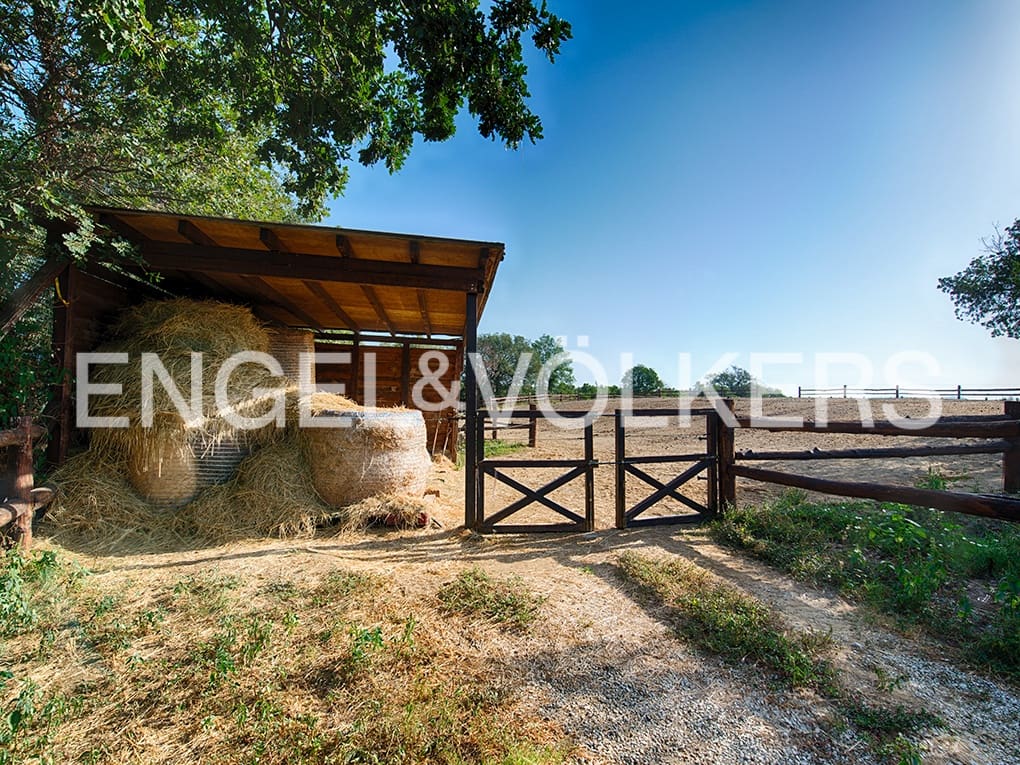 3 soveværelse Villa til salg i Masarac med swimmingpool garage - € 975.000 (Ref: 9005743)