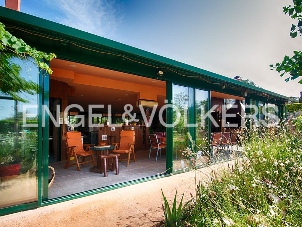 3 soveværelse Villa til salg i Masarac med swimmingpool garage - € 975.000 (Ref: 9005743)