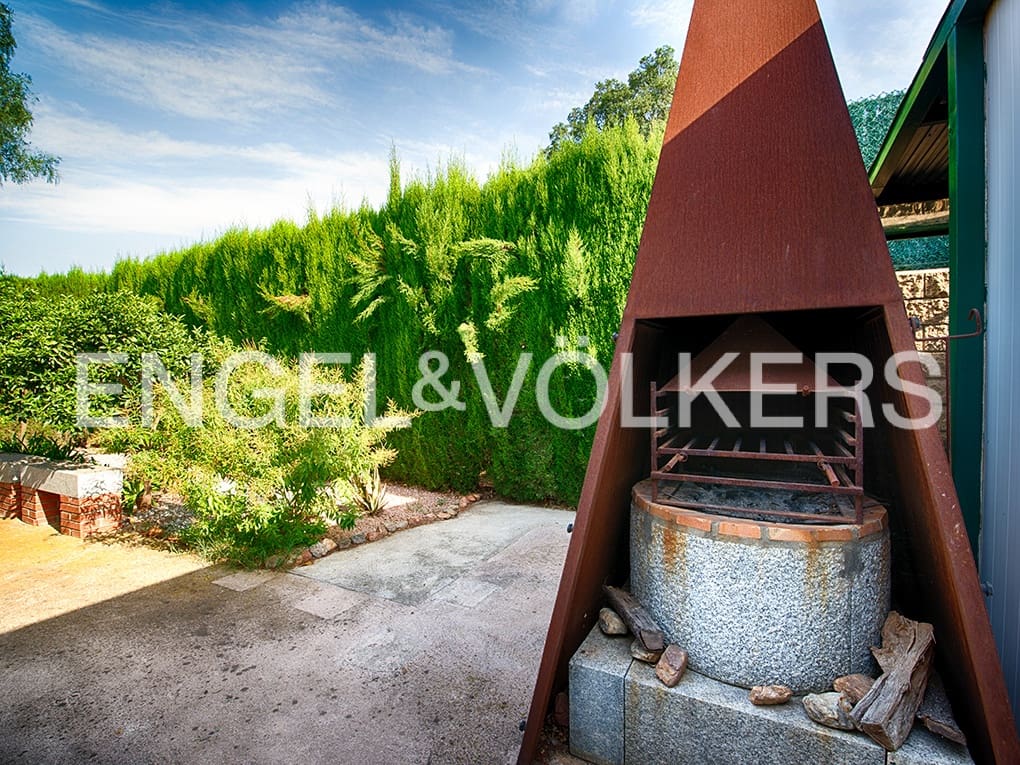 3 soveværelse Villa til salg i Masarac med swimmingpool garage - € 975.000 (Ref: 9005743)