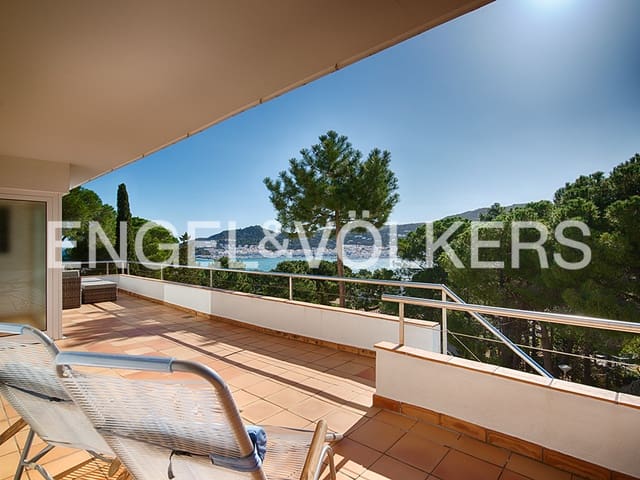 3 bedroom Villa for sale in El Port de la Selva with garage - € 895,000 (Ref: 9005748)