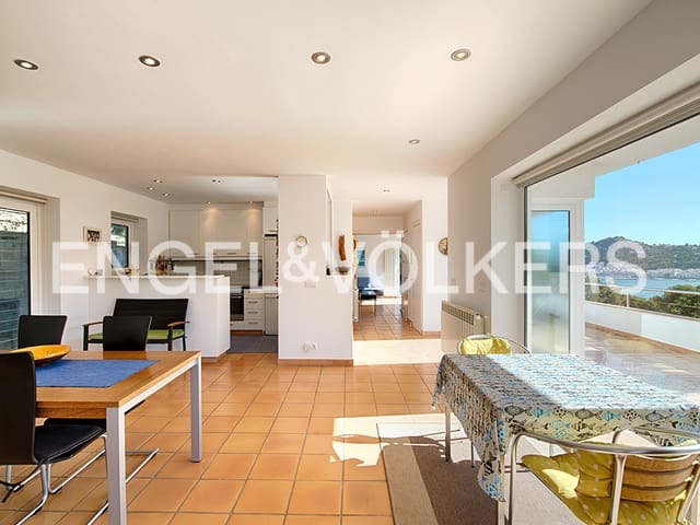 3 bedroom Villa for sale in El Port de la Selva with garage - € 895,000 (Ref: 9005748)