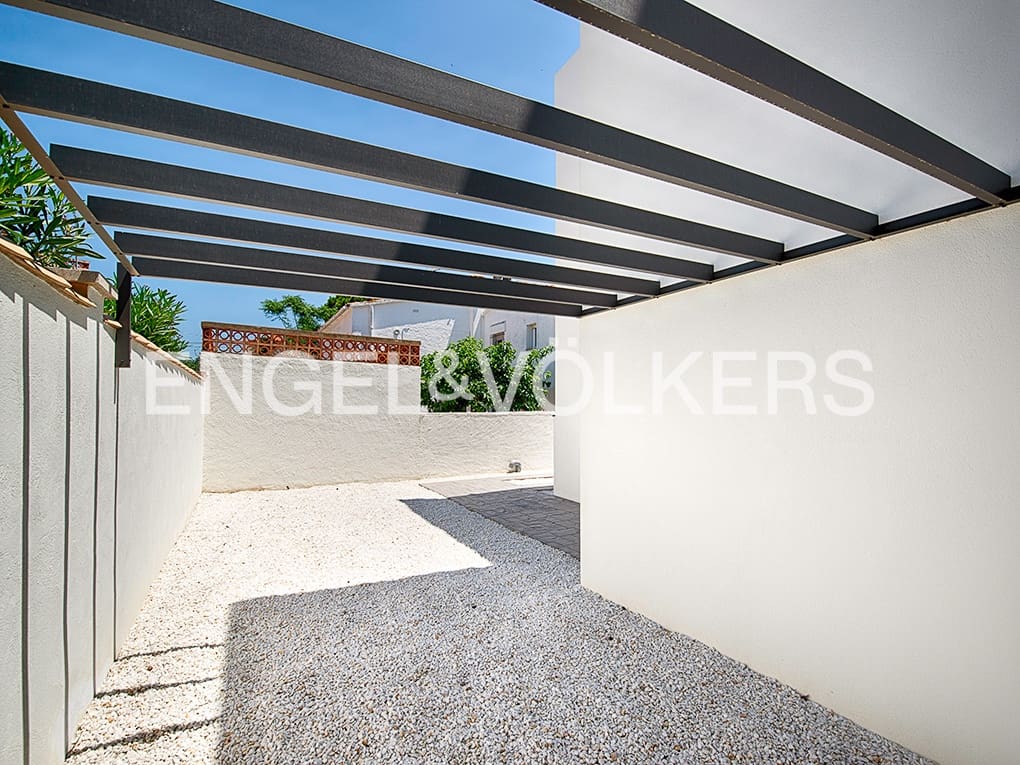 4 soverom Rekkehus til salgs i Empuriabrava med svømmebasseng garasje - € 649 000 (Ref: 9005752)