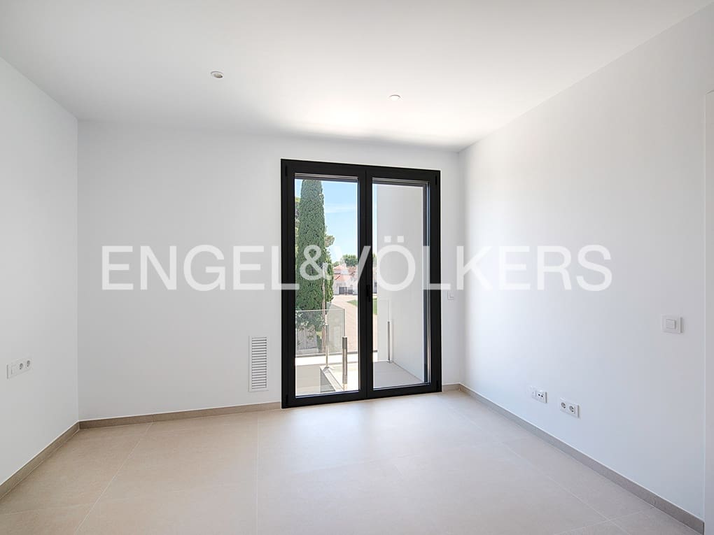 4 soverom Rekkehus til salgs i Empuriabrava med svømmebasseng garasje - € 649 000 (Ref: 9005752)