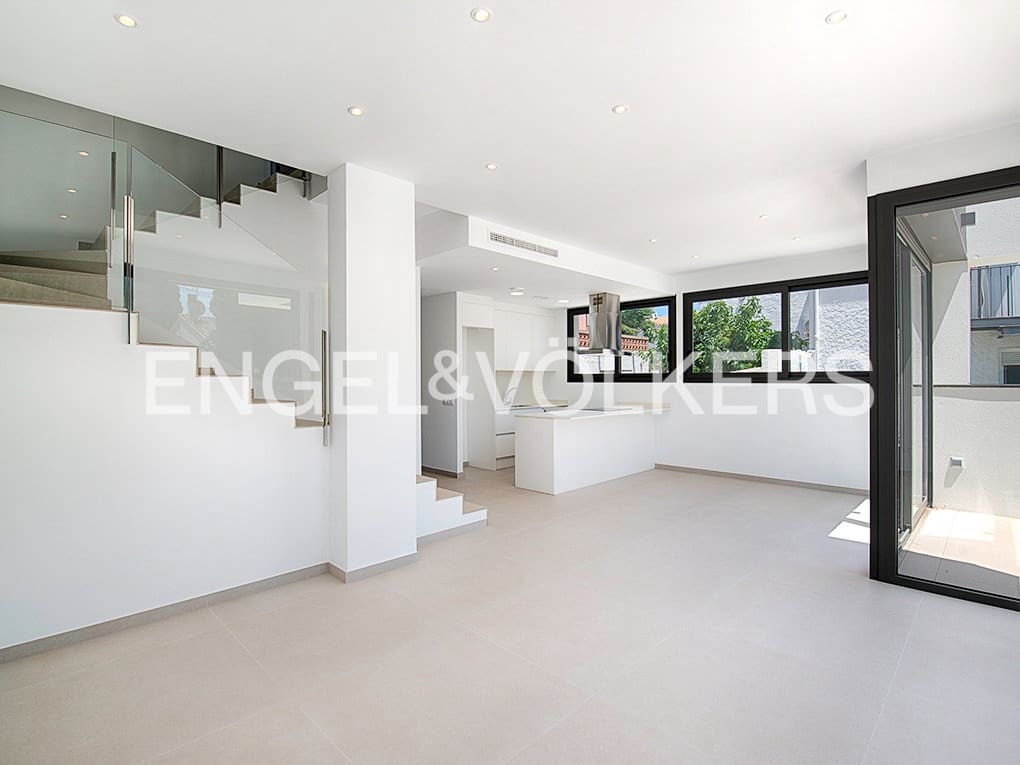 4 bedroom Terraced Villa for sale in Empuriabrava with pool garage - € 635,000 (Ref: 9005752)