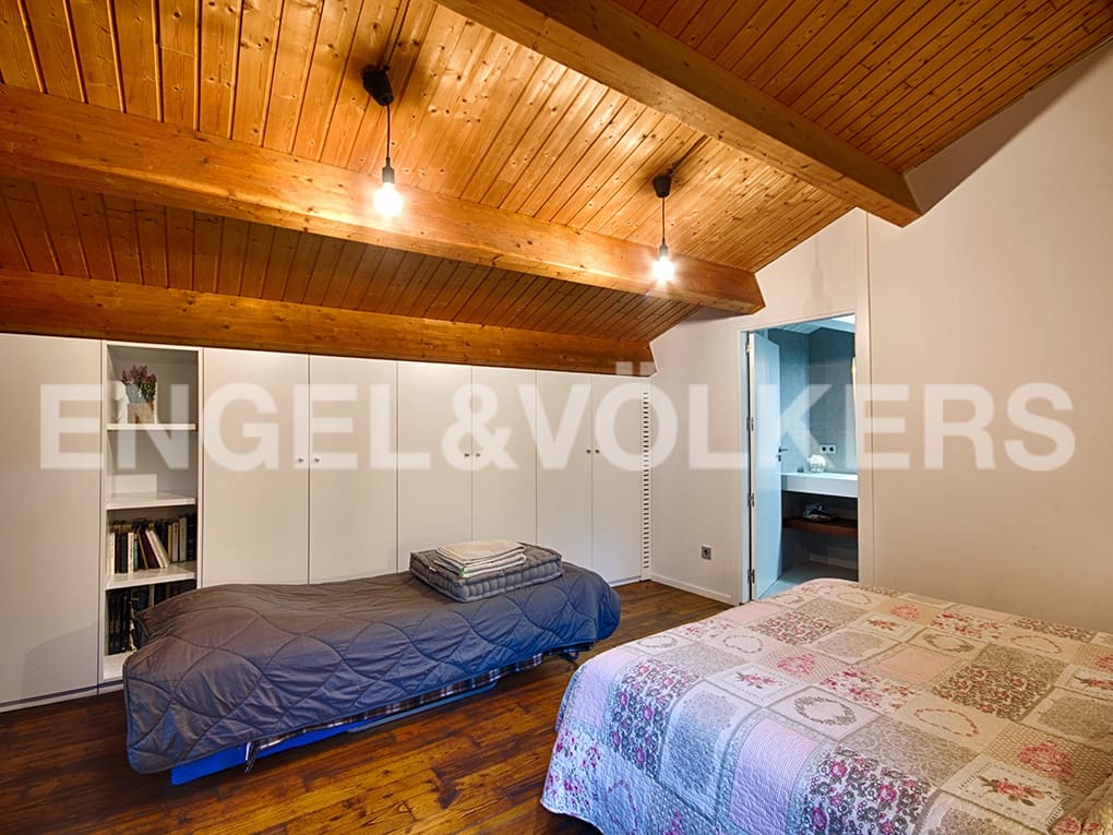 4 soveværelse Finca/Landehus til salg i Sant Llorenc de la Muga med garage - € 1.450.000 (Ref: 9005754)