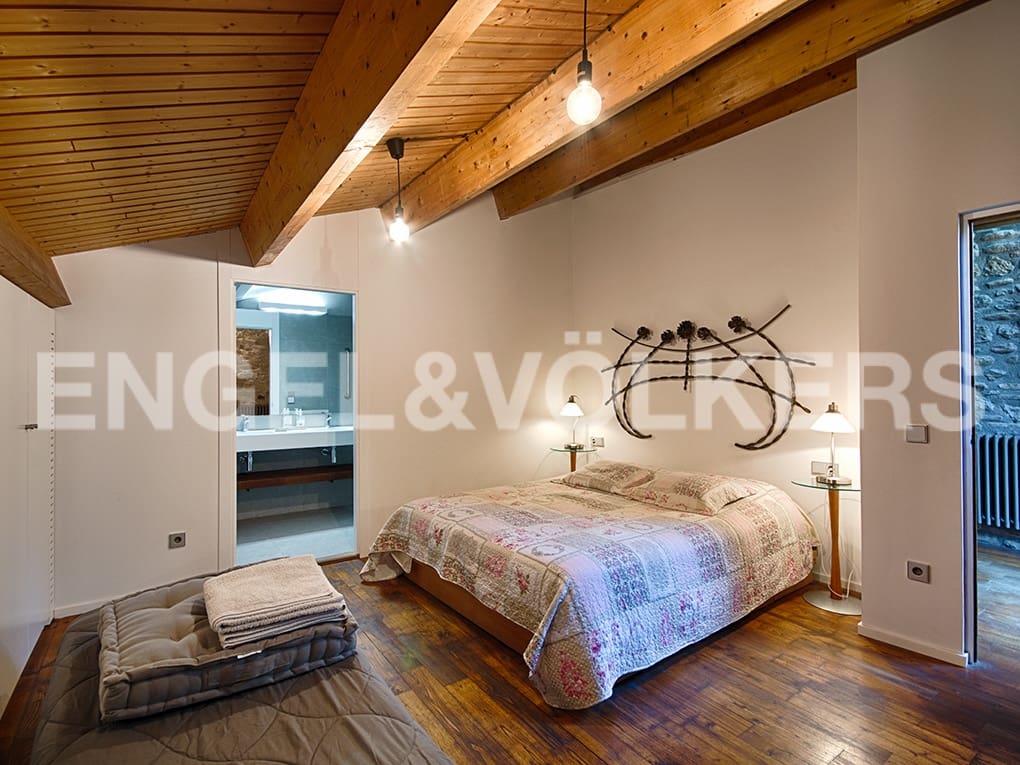 4 soveværelse Finca/Landehus til salg i Sant Llorenc de la Muga med garage - € 1.450.000 (Ref: 9005754)