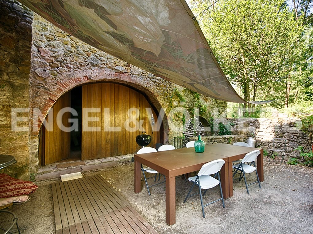 4 soveværelse Finca/Landehus til salg i Sant Llorenc de la Muga med garage - € 1.450.000 (Ref: 9005754)