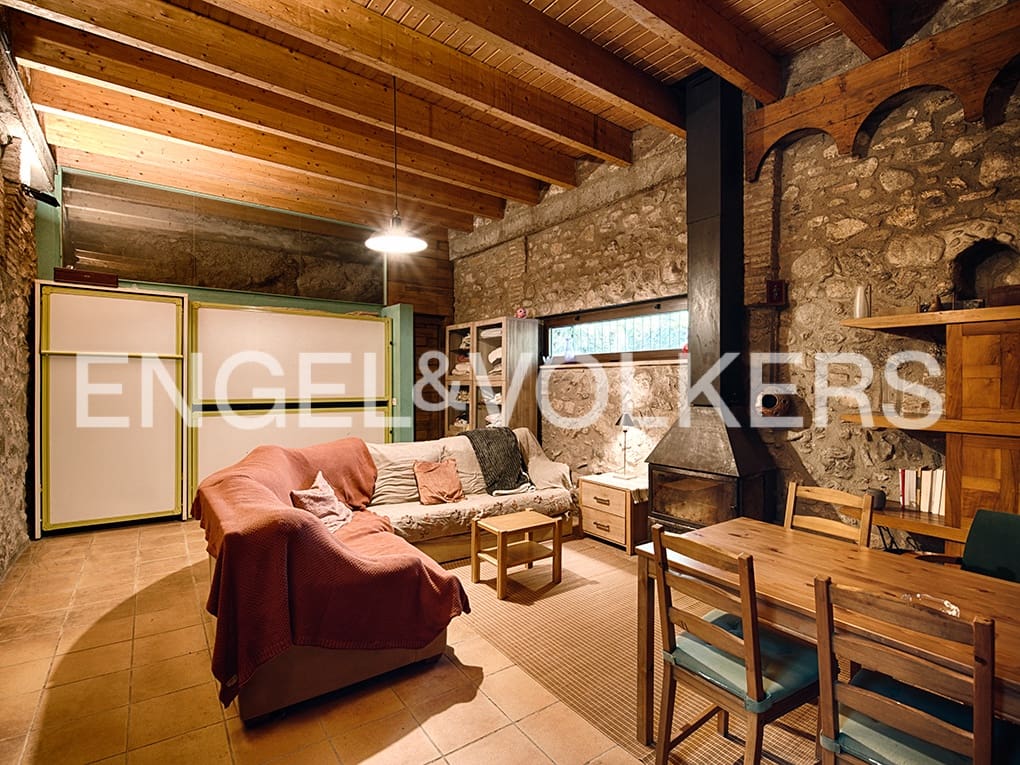 4 soveværelse Finca/Landehus til salg i Sant Llorenc de la Muga med garage - € 1.450.000 (Ref: 9005754)