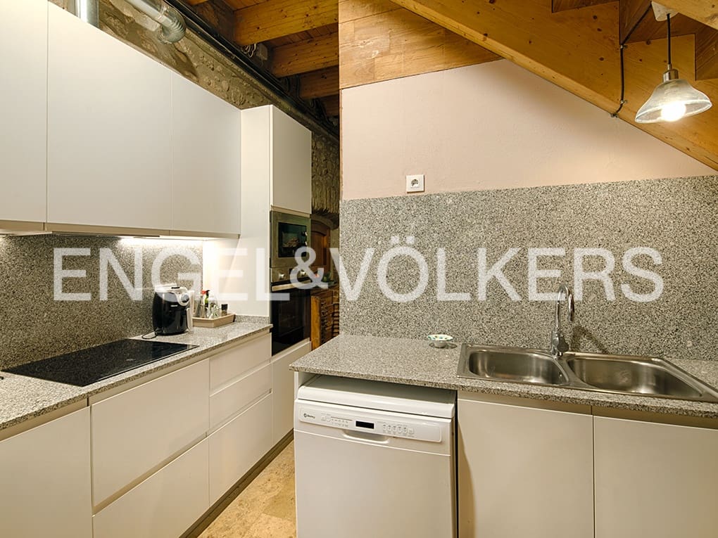 4 soveværelse Finca/Landehus til salg i Sant Llorenc de la Muga med garage - € 1.450.000 (Ref: 9005754)