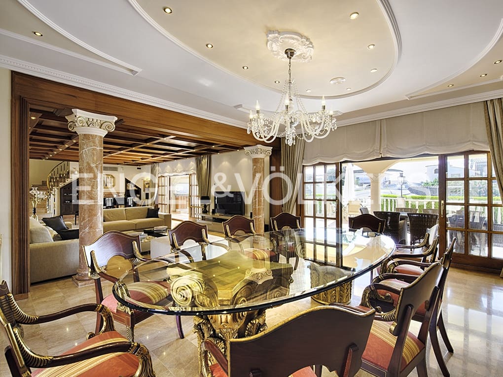 5 soveværelse Villa til salg i Empuriabrava med swimmingpool garage - € 4.990.000 (Ref: 9005755)