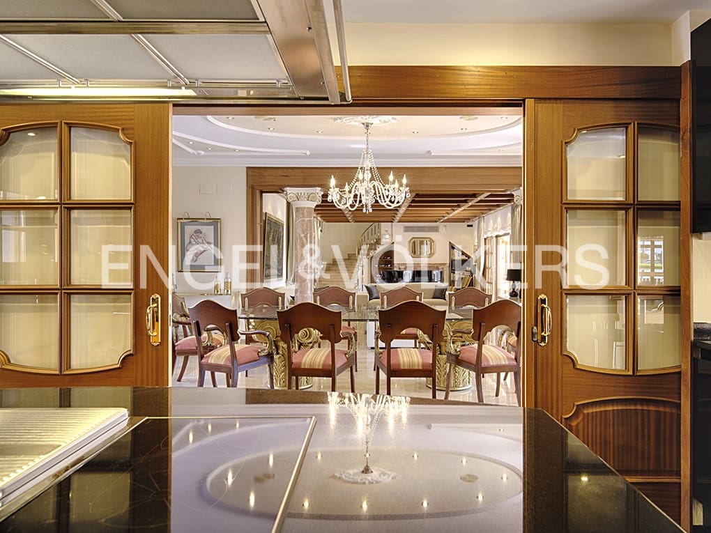 5 soveværelse Villa til salg i Empuriabrava med swimmingpool garage - € 4.990.000 (Ref: 9005755)