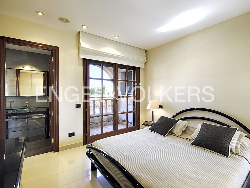 5 soveværelse Villa til salg i Empuriabrava med swimmingpool garage - € 4.990.000 (Ref: 9005755)