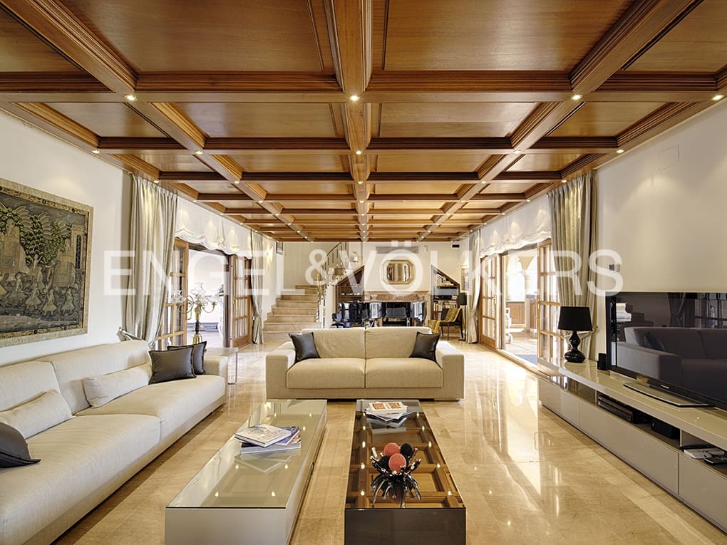 5 soveværelse Villa til salg i Empuriabrava med swimmingpool garage - € 4.990.000 (Ref: 9005755)