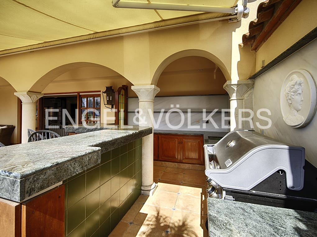 5 soveværelse Villa til salg i Empuriabrava med swimmingpool garage - € 4.990.000 (Ref: 9005755)