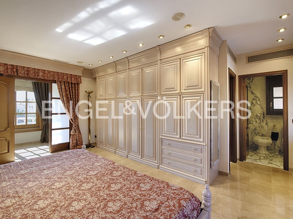 5 soveværelse Villa til salg i Empuriabrava med swimmingpool garage - € 4.990.000 (Ref: 9005755)