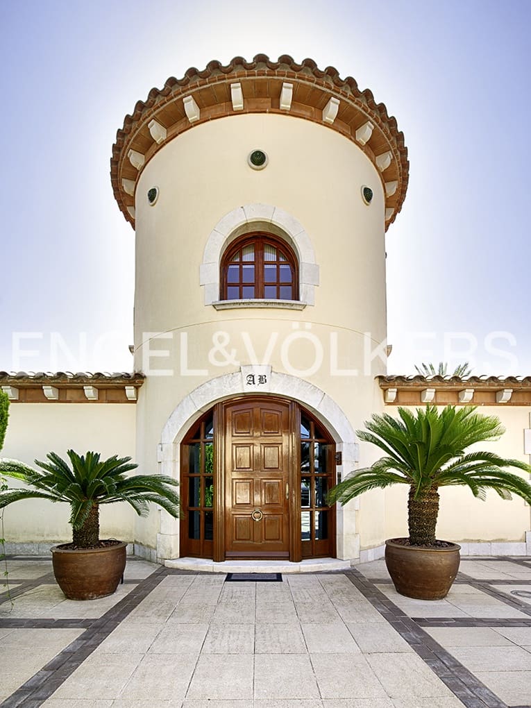 5 soveværelse Villa til salg i Empuriabrava med swimmingpool garage - € 4.990.000 (Ref: 9005755)