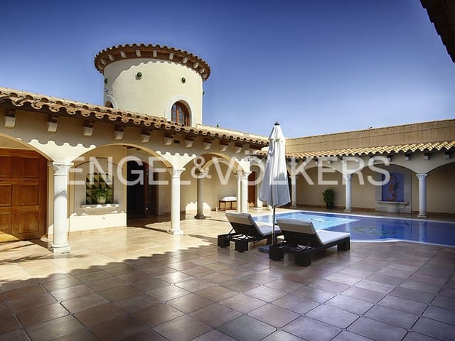 5 sypialnia Willa na sprzedaż w Empuriabrava, Castelló d'Empúries z basenem garażem - 3 995 000 € (Ref: 9005755)
